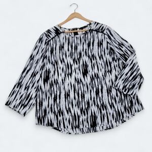 Investments Black and White Patterned Women's Top Size 1X Blouse